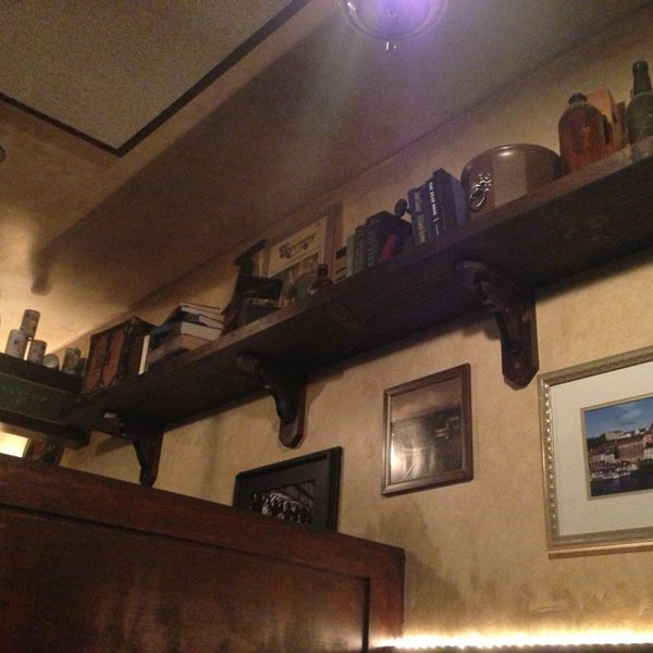 12/18/2012에 Todd M.님이 K. C. Branaghan&#39;s Irish Pub에서 찍은 사진