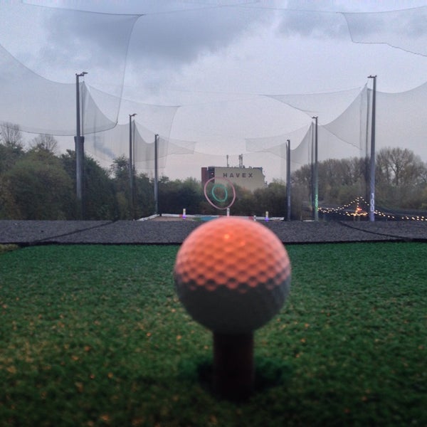 รูปภาพถ่ายที่ Golf Lounge e.V. โดย Oliver Z. เมื่อ 11/4/2014