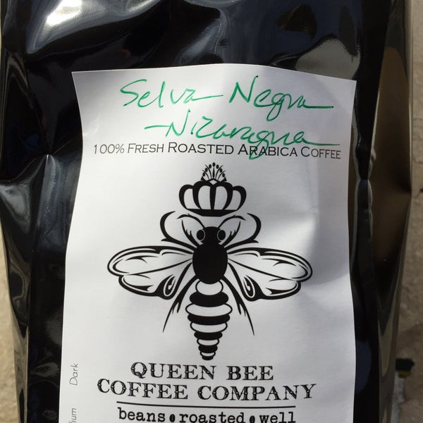 Снимок сделан в Queen Bee Coffee Company пользователем Terry P. 1/31/2015