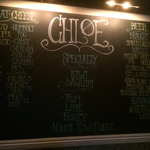 รูปภาพถ่ายที่ Bar Chloe โดย Jonathan F. เมื่อ 6/18/2014