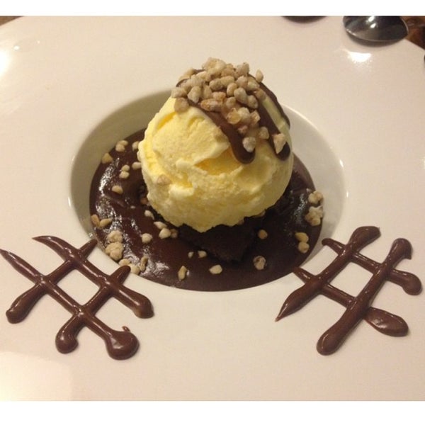 Das Foto wurde bei Marítimos Restaurante von Layse T. am 6/8/2014 aufgenommen