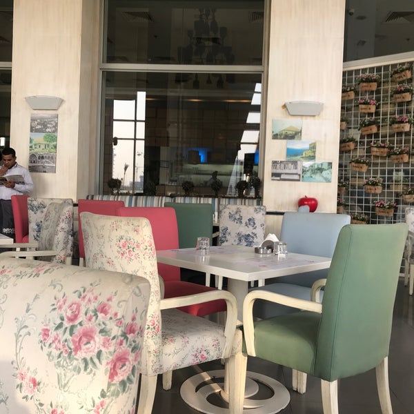 Foto diambil di Keif Restaurant Open 24/7 oleh Mishal A. pada 9/13/2019