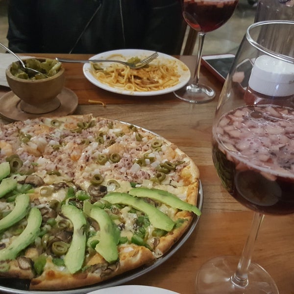 2/6/2018 tarihinde Azucena H.ziyaretçi tarafından Piccolo Pizzas'de çekilen fotoğraf