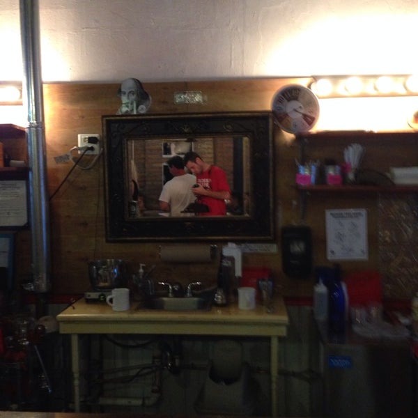 Das Foto wurde bei Nitecap Coffee Bar von Ben L. am 7/27/2014 aufgenommen