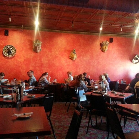 Foto tomada en Arriba Mexican Restaurant &amp; Lounge  por Andrew D. el 5/24/2013