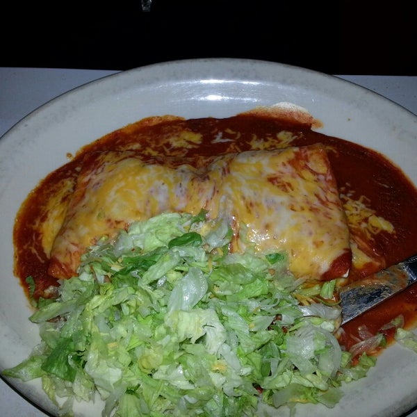 12/14/2014 tarihinde Andrew D.ziyaretçi tarafından Tee Pee Mexican Food'de çekilen fotoğraf