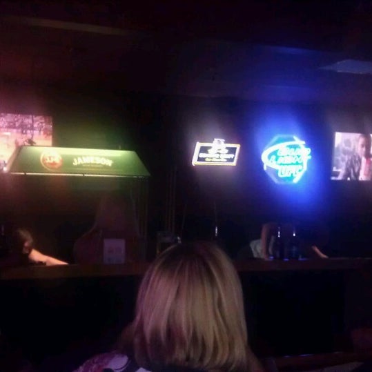 4/28/2013にSam S.がTime-Out Sports Bar &amp; Grillで撮った写真