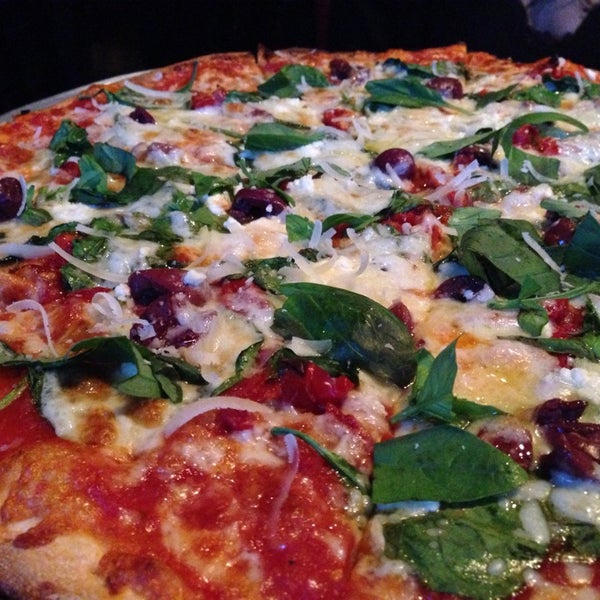 3/1/2014 tarihinde Nick S.ziyaretçi tarafından Bad Horse Pizza'de çekilen fotoğraf