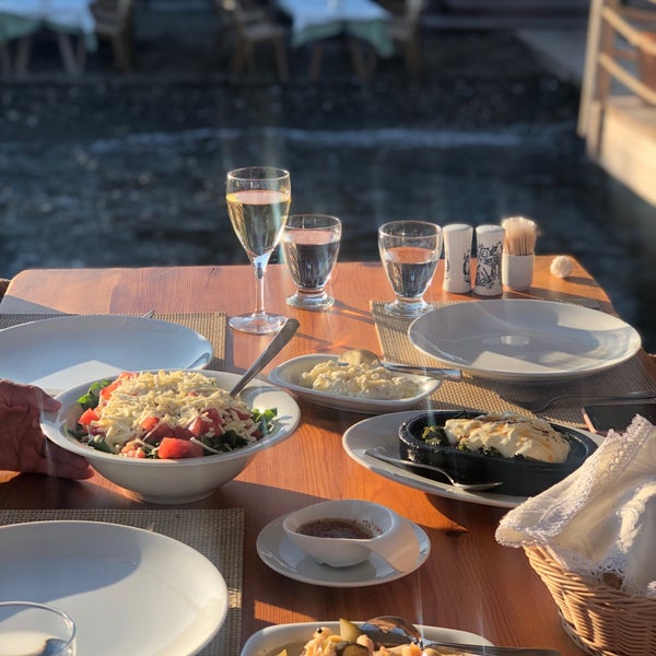 Photo taken at Hasanaki Balık Restaurant by Aycan E. on 6/6/2019