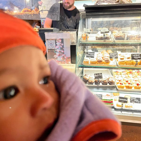 4/30/2022 tarihinde Amanda C.ziyaretçi tarafından Mia&#39;s Bakery'de çekilen fotoğraf