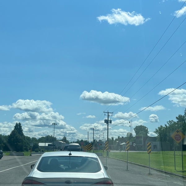 CBSA LacolleChamplain 221 Border Crossing 3 tips