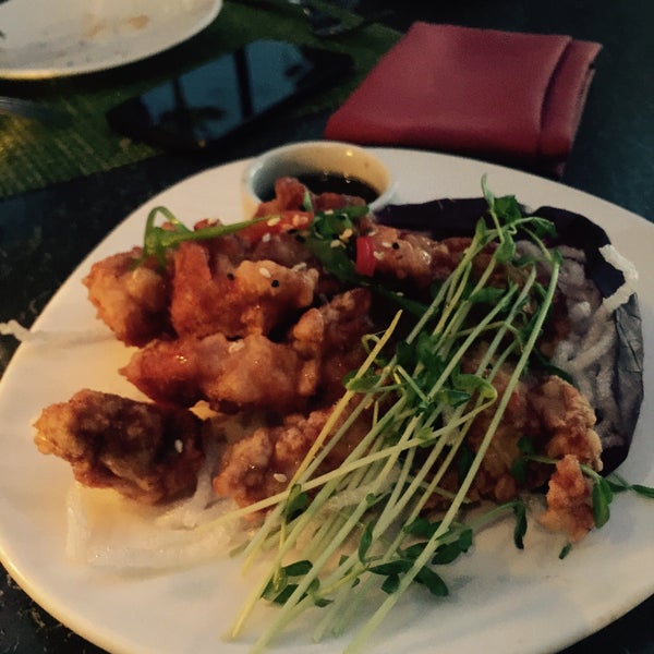 Foto diambil di Kō Restaurant oleh Fatma pada 6/16/2015