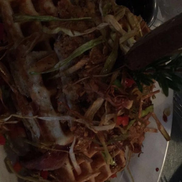 Photo taken at Hash House A Go Go - Plano by Libby B. on 7/13/2016