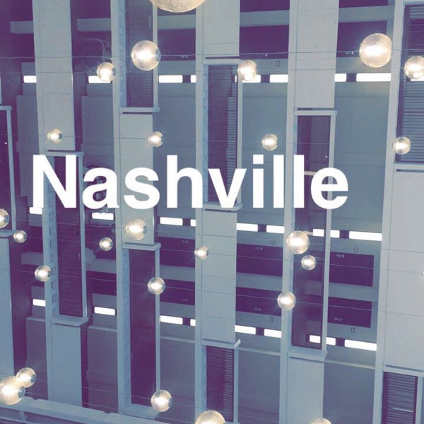 Foto diambil di Sheraton Grand Nashville Downtown oleh Jen D. pada 4/21/2017