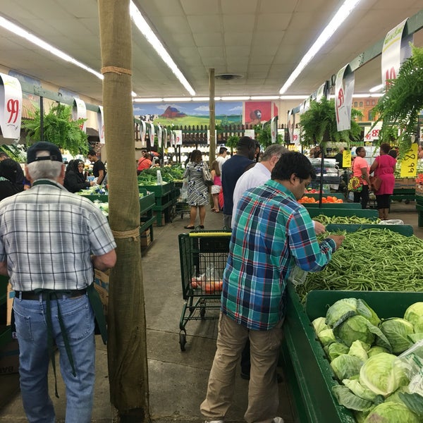 Photos at Joe Randazzo's Fruit & Vegetable Market 20 tips from 607