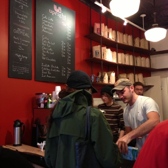 10/30/2012 tarihinde Ryan J.ziyaretçi tarafından Upright Coffee'de çekilen fotoğraf