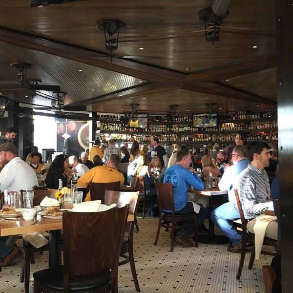 Photo taken at The Southern Steak &amp; Oyster by Anna S. on 4/20/2018
