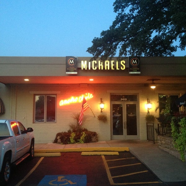 Photo taken at Michael&#39;s Cuisine Restaurant &amp; Bar by Rod S. on 8/17/2013