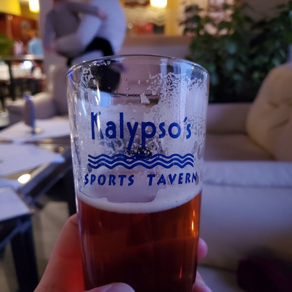 รูปภาพถ่ายที่ Kalypso&#39;s Sports Tavern โดย Mike K. เมื่อ 11/15/2019