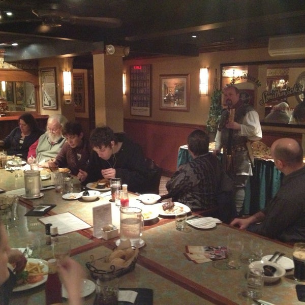 Foto diambil di O&#39;Connor&#39;s Restaurant &amp; Bar oleh Devon K. pada 1/10/2013