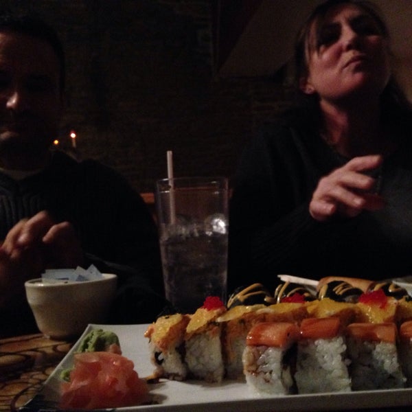 Das Foto wurde bei Teak Thai Cuisine &amp; Sushi Bar von Joe am 2/21/2015 aufgenommen