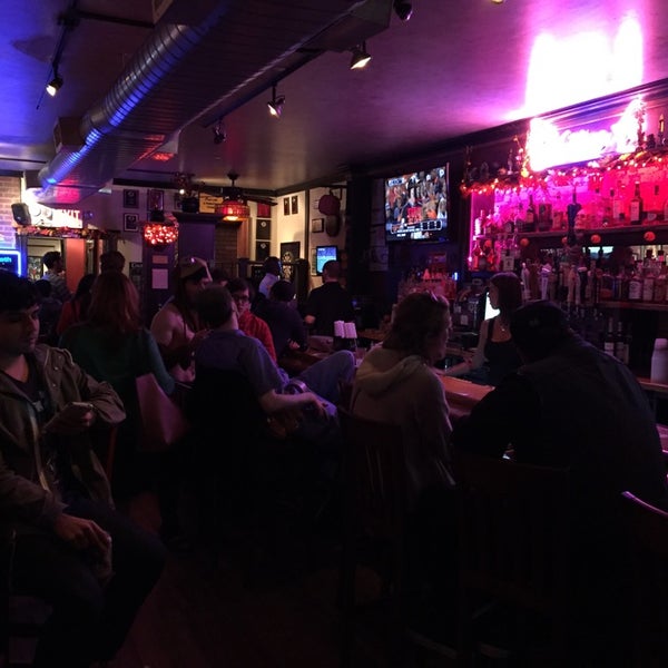 10/11/2014に純苔 小.がWalter&#39;s Barで撮った写真
