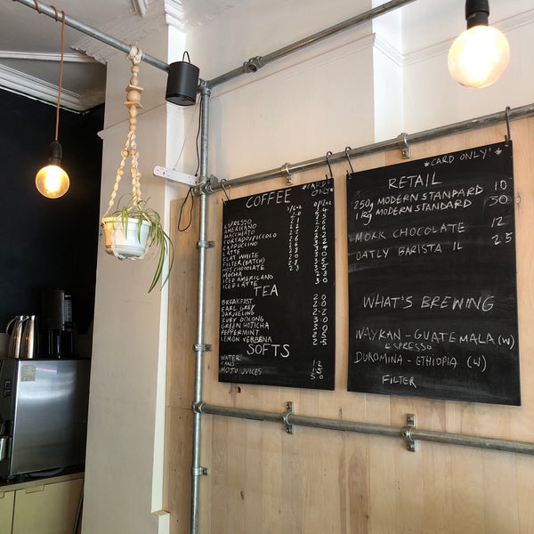 5/9/2018 tarihinde 純苔 小.ziyaretçi tarafından MacIntyre Coffee'de çekilen fotoğraf