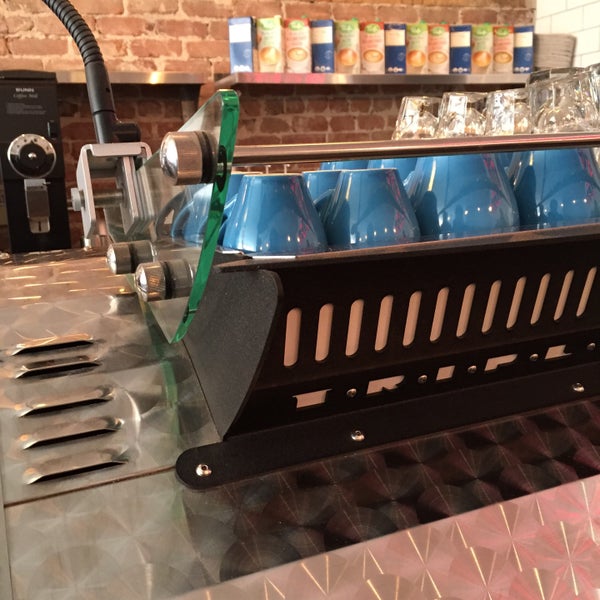 4/25/2015に純苔 小.がKitsuné Espresso Bar Artisanalで撮った写真