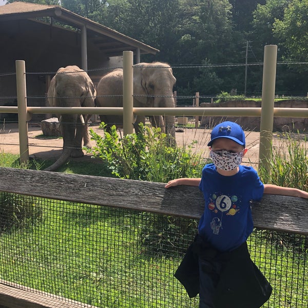 Foto tirada no(a) Seneca Park Zoo por Alison R. em 7/21/2021