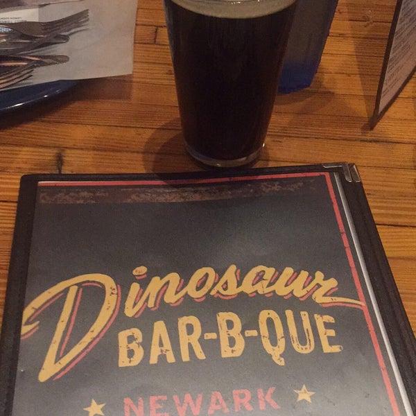 6/7/2017 tarihinde Ryan M.ziyaretçi tarafından Dinosaur Bar-B-Que'de çekilen fotoğraf