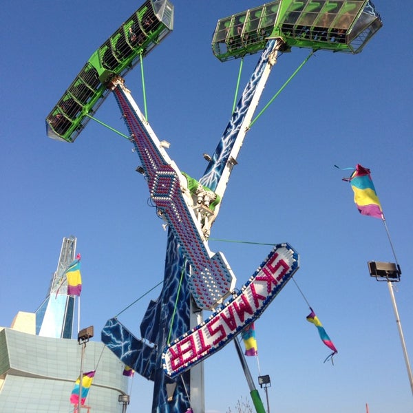 Small wonder season. Wonder show. Wonder show. Famous posters. Wonder show.