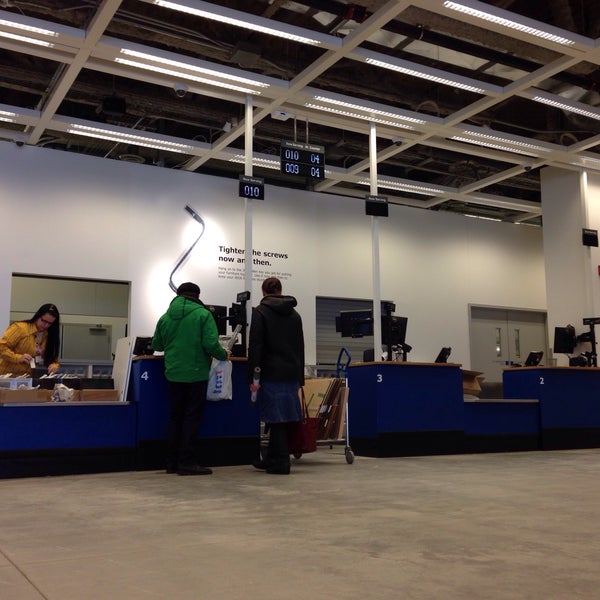 12/8/2014에 Kira님이 IKEA Winnipeg에서 찍은 사진