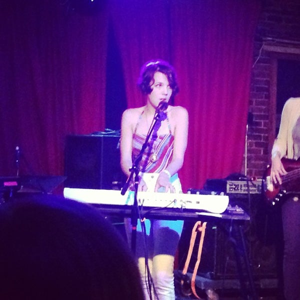 Foto scattata a Mercy Lounge da Katy K. il 7/21/2013