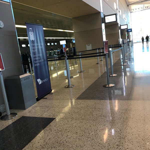 United Airlines Ticket Counter Airport Service