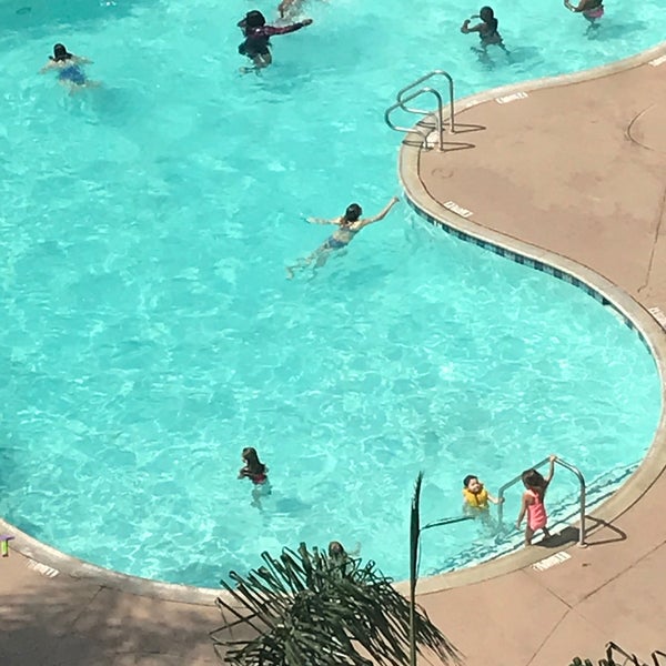 Foto tomada en Holiday Inn Anaheim-Resort Area  por Len P. el 4/8/2018
