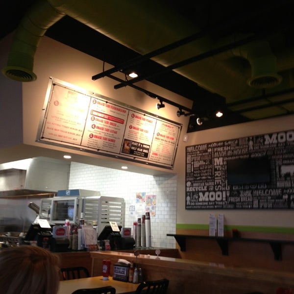 Photo taken at MOOYAH Burgers, Fries &amp; Shakes by Eric N. on 11/5/2013