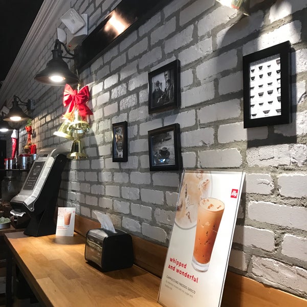 12/20/2016 tarihinde E E.ziyaretçi tarafından Crema Gourmet Espresso Bar'de çekilen fotoğraf