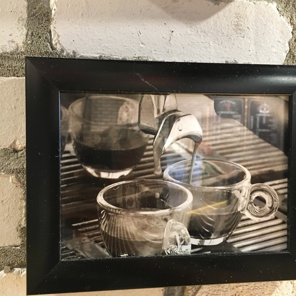4/20/2016에 E E.님이 Crema Gourmet Espresso Bar에서 찍은 사진