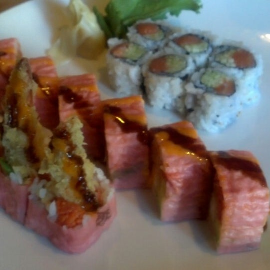 Foto diambil di Midori Sushi oleh Mike M. pada 5/6/2013