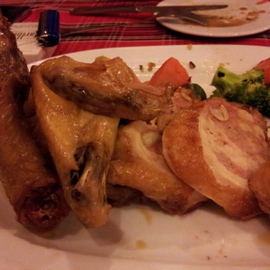 Photo taken at Gartenstadt German Restaurant by Andy Ng on 11/30/2012