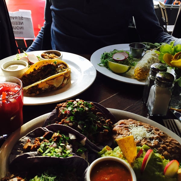 Photo taken at Mole Restaurante Mexicano &amp; Tequileria by Yolanda on 4/16/2015