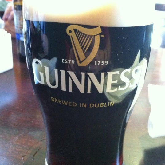 Photo taken at Ri Ra Irish Pub and Restaurant by Kszaf4 on 11/24/2012