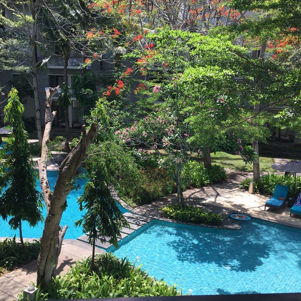 รูปภาพถ่ายที่ Courtyard Bali Nusa Dua Resort โดย Assyl T. เมื่อ 11/20/2019