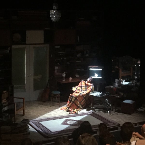 Foto diambil di Θέατρο Πορεία oleh JIMBOW pada 4/12/2016