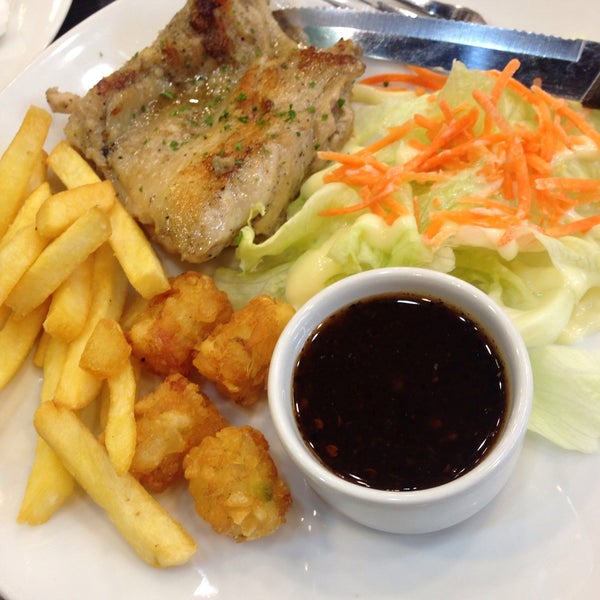 Santa Fé Steak House (ซานตา เฟ่ สเต็กเฮ้าส์) 4 tips from 364 visitors