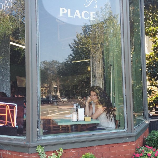 10/6/2014にChelsがJimmy T&#39;s Placeで撮った写真