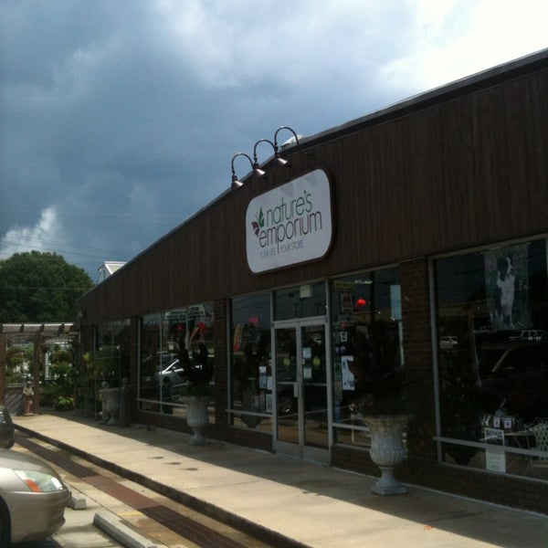 Natures Emporium Pet Supplies Store in Burlington