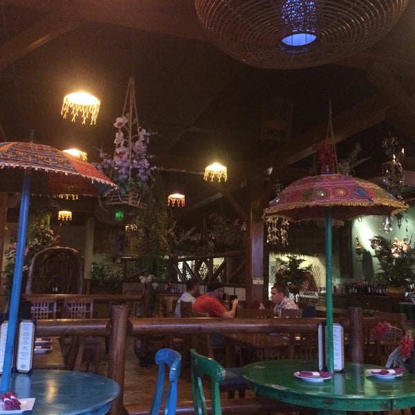 Foto diambil di NaraDeva Thai Restaurant oleh Tasty Chomps O. pada 8/22/2015