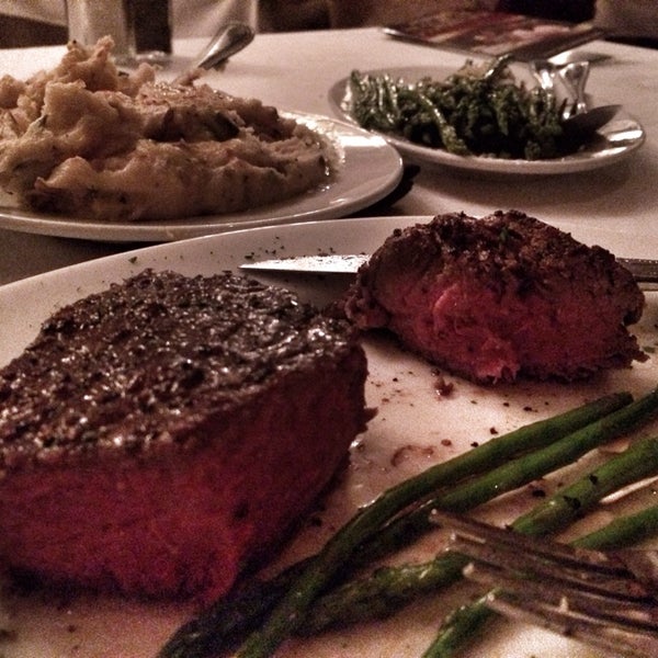 1/26/2014 tarihinde Tasty Chomps O.ziyaretçi tarafından Christner&#39;s Prime Steak &amp; Lobster'de çekilen fotoğraf