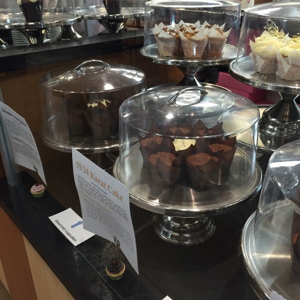 11/29/2014에 Chris B.님이 Ethereal Cupcake and Coffee Shoppe에서 찍은 사진
